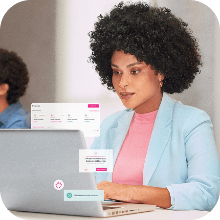 mulher usando plataforma da flash