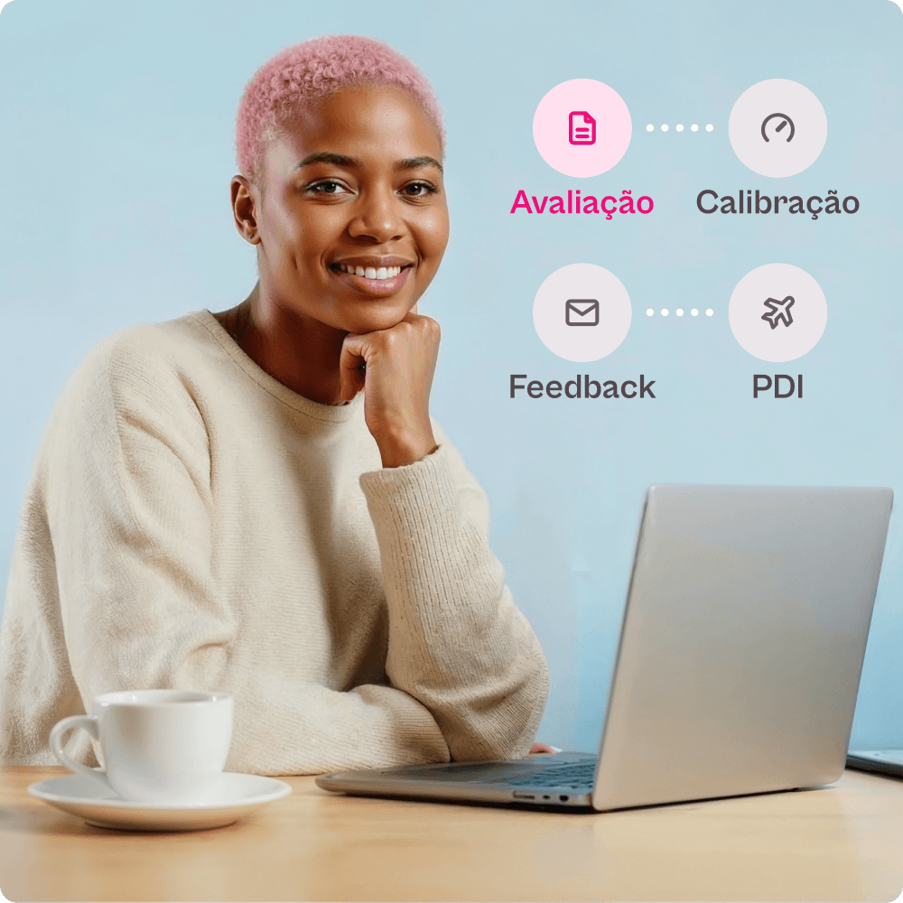 mulher no computador usando plataforma flash